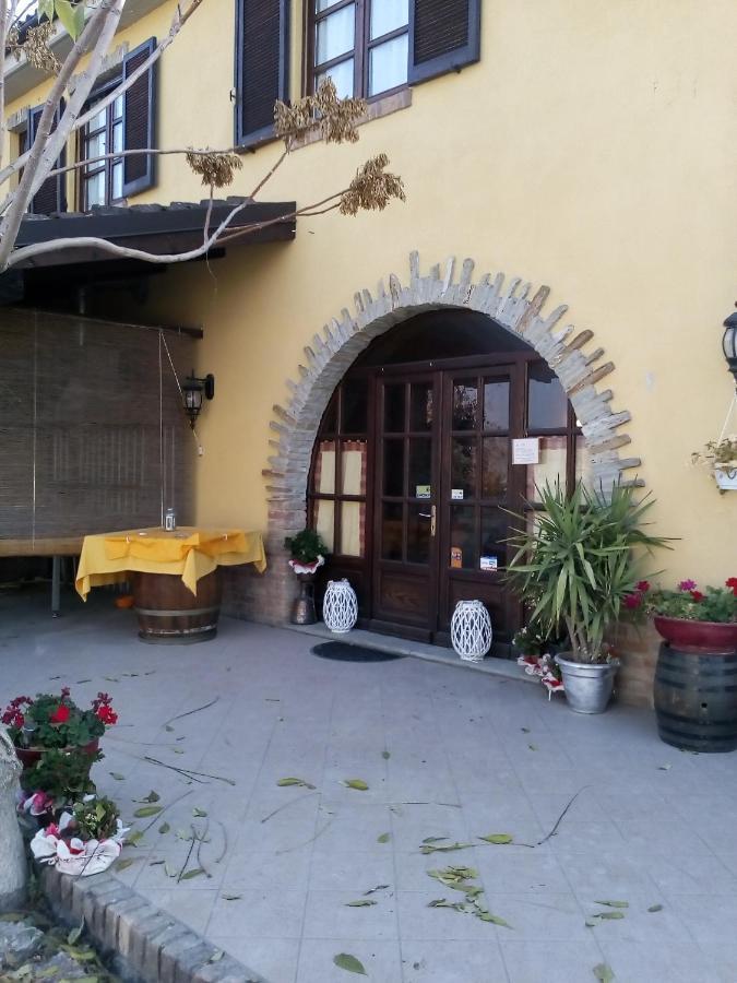 Agriturismo San Martino Castiglione Tinella ภายนอก รูปภาพ