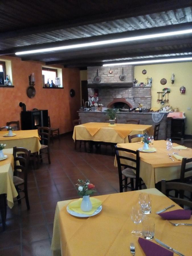 Agriturismo San Martino Castiglione Tinella ภายนอก รูปภาพ