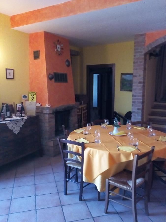 Agriturismo San Martino Castiglione Tinella ภายนอก รูปภาพ