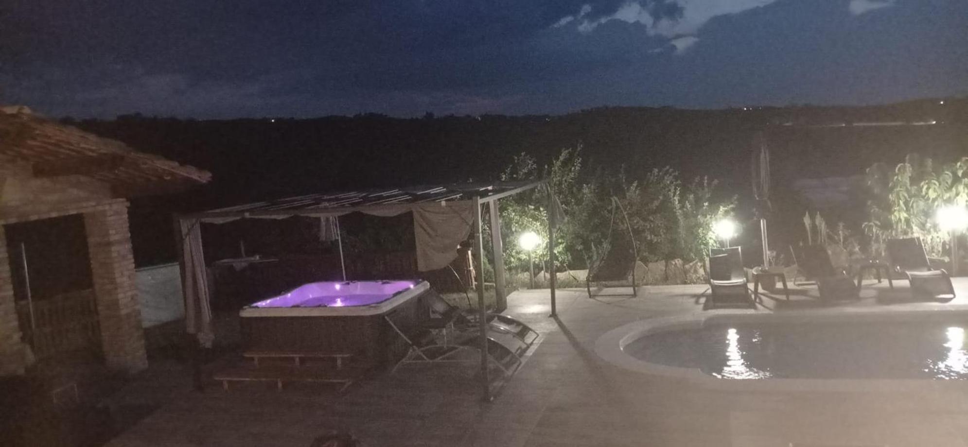 Agriturismo San Martino Castiglione Tinella ภายนอก รูปภาพ