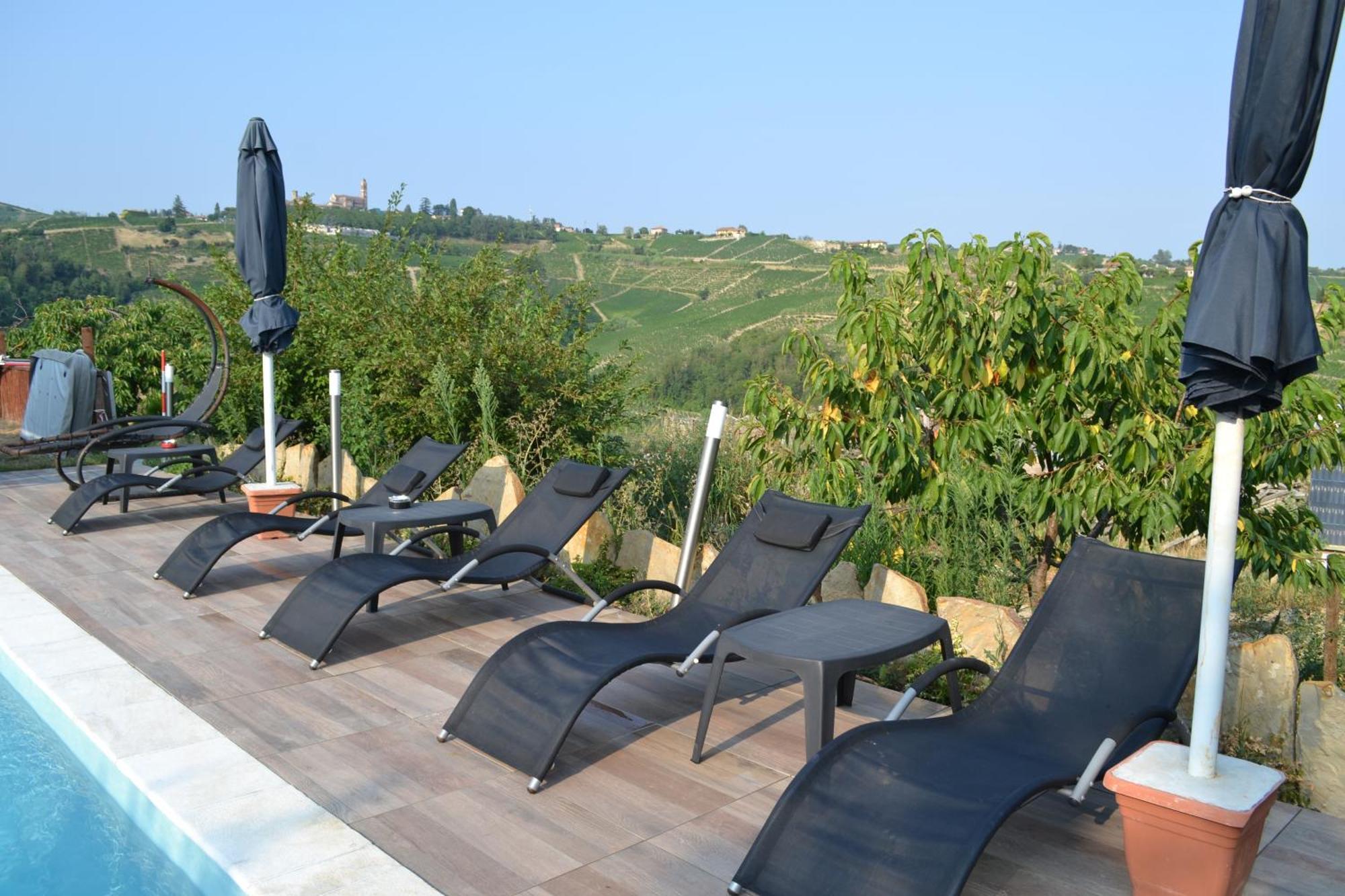 Agriturismo San Martino Castiglione Tinella ภายนอก รูปภาพ